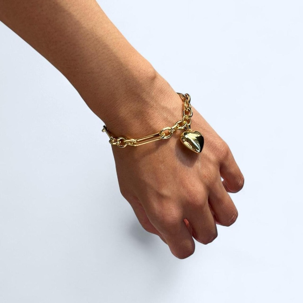 House of Harlow | (New in Box) Gold Heart Charm Bracelet